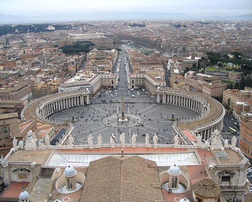 Saint_Peter’s_Square_from_the_dome